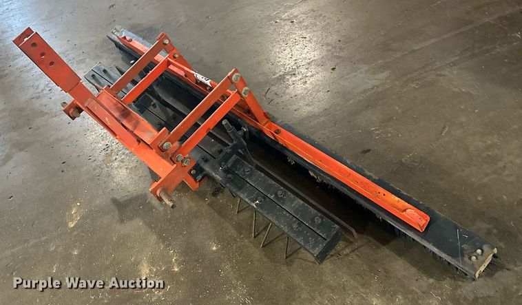 image for item DT6390 Field groomer