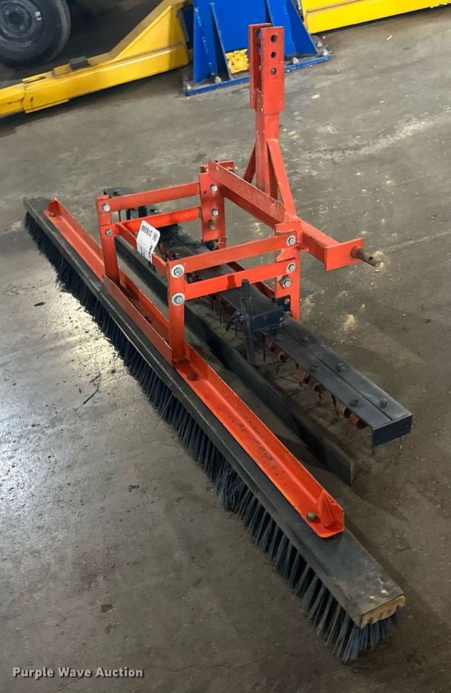 image for item DT6390 Field groomer