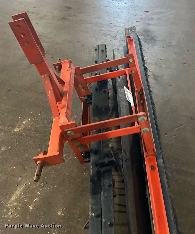 image for item DT6390 Field groomer