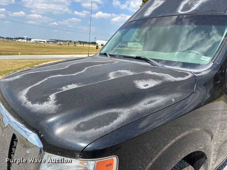 image for item DU1326 2012 Nissan NV2500 van