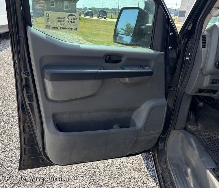 image for item DU1326 2012 Nissan NV2500 van