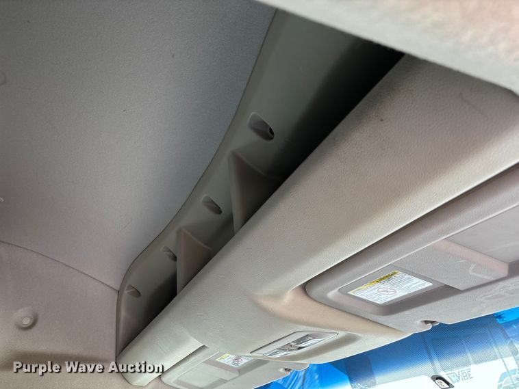 image for item DU1326 2012 Nissan NV2500 van