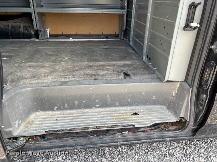 image for item DU1326 2012 Nissan NV2500 van