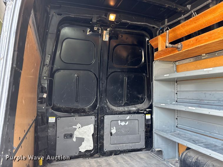 image for item DU1326 2012 Nissan NV2500 van