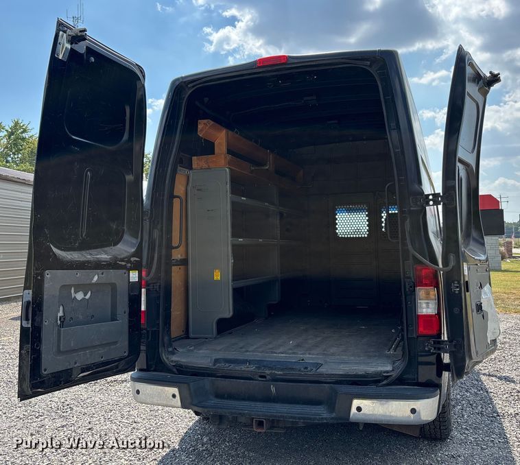 image for item DU1326 2012 Nissan NV2500 van