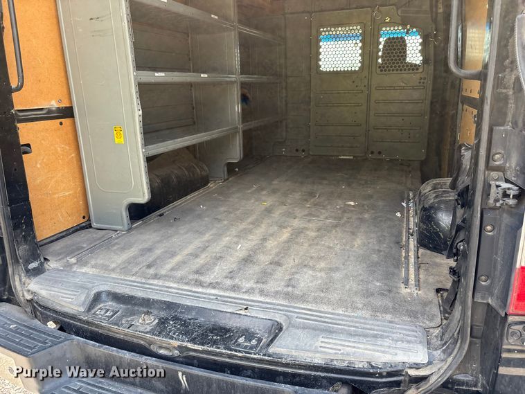 image for item DU1326 2012 Nissan NV2500 van