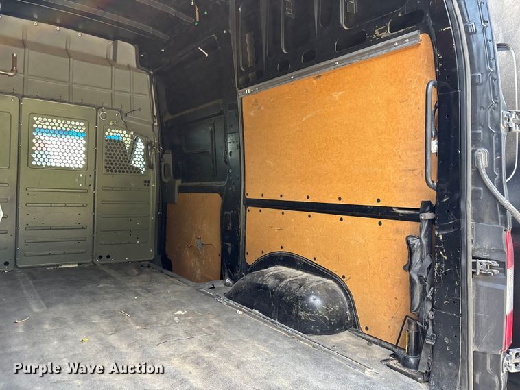 image for item DU1326 2012 Nissan NV2500 van