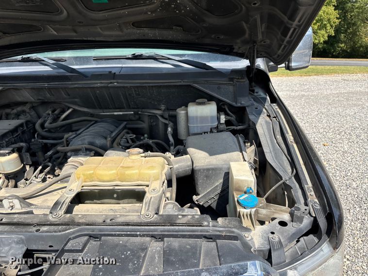 image for item DU1326 2012 Nissan NV2500 van