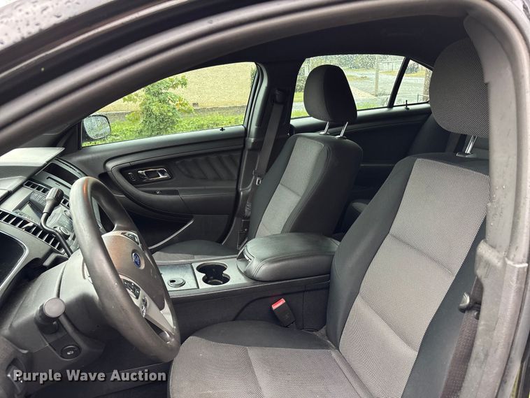 image for item DU1330 2013 Ford Taurus Police 