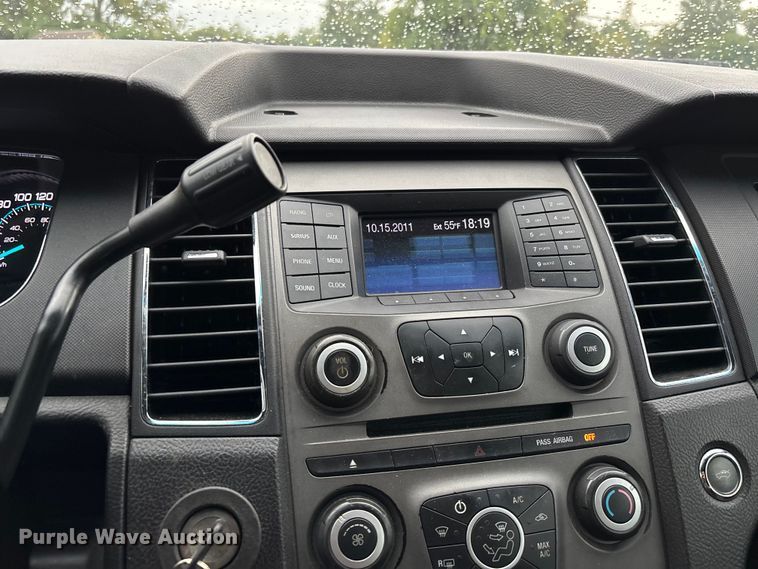 image for item DU1330 2013 Ford Taurus Police 