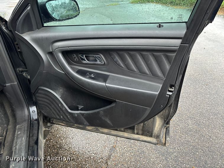 image for item DU1330 2013 Ford Taurus Police 