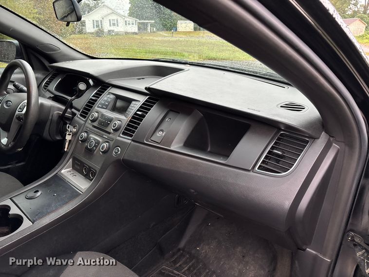 image for item DU1330 2013 Ford Taurus Police 