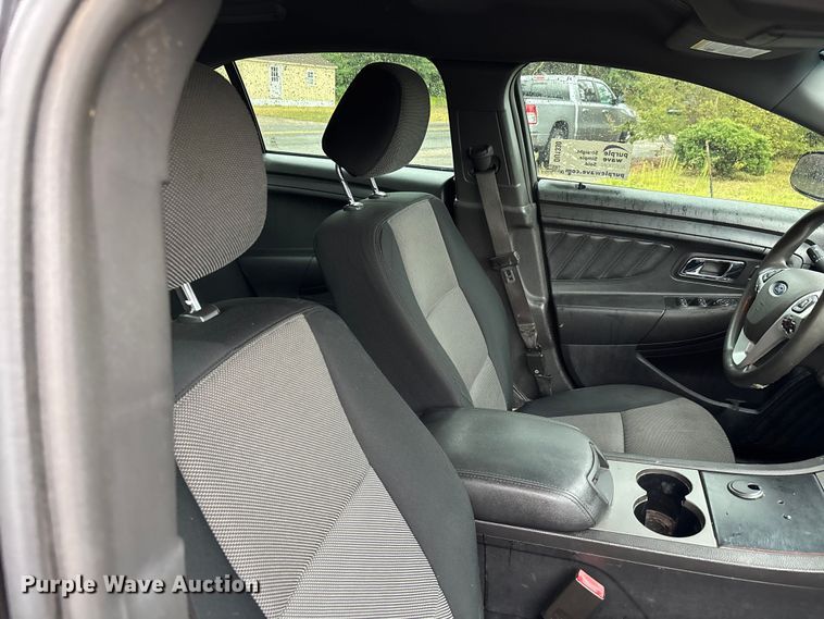 image for item DU1330 2013 Ford Taurus Police 