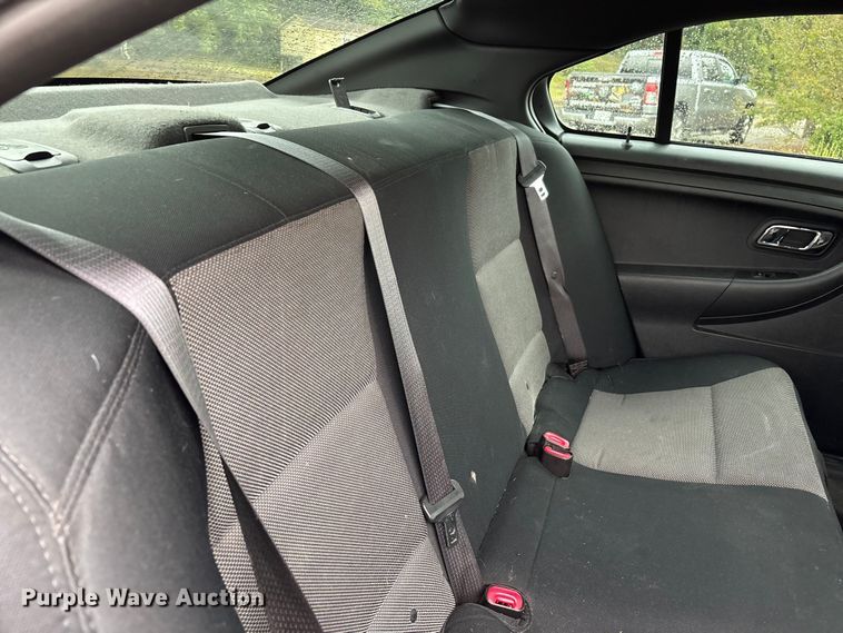 image for item DU1330 2013 Ford Taurus Police 