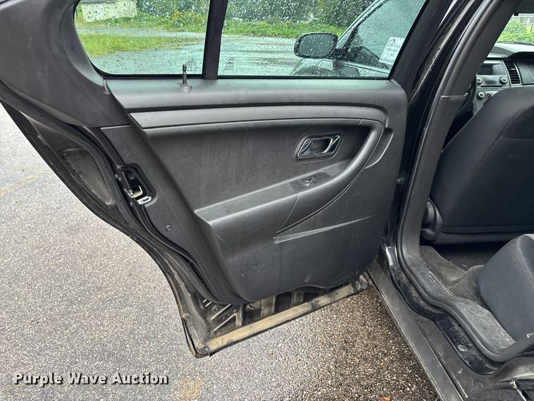 image for item DU1330 2013 Ford Taurus Police 