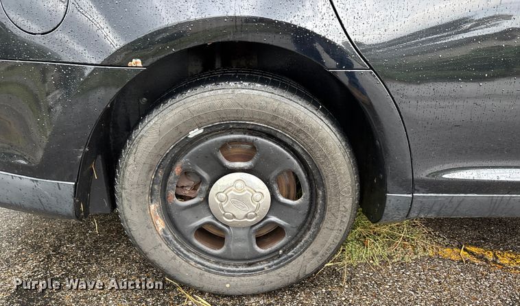 image for item DU1330 2013 Ford Taurus Police 