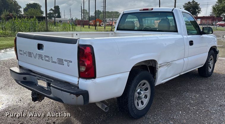 image for item DU1340 2006 Chevrolet Silverado 1500 pickup truck