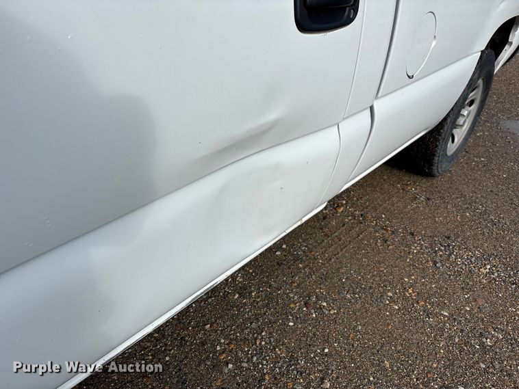 image for item DU1340 2006 Chevrolet Silverado 1500 pickup truck