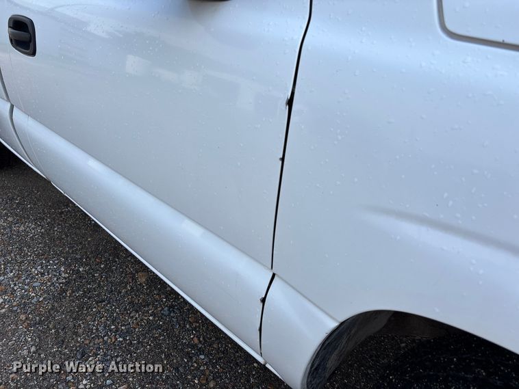 image for item DU1340 2006 Chevrolet Silverado 1500 pickup truck