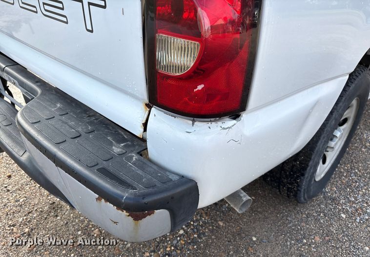 image for item DU1340 2006 Chevrolet Silverado 1500 pickup truck