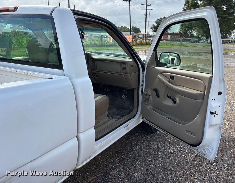 image for item DU1340 2006 Chevrolet Silverado 1500 pickup truck