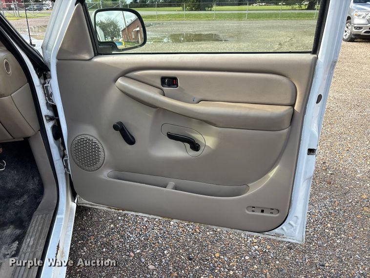 image for item DU1340 2006 Chevrolet Silverado 1500 pickup truck