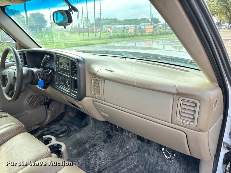 image for item DU1340 2006 Chevrolet Silverado 1500 pickup truck