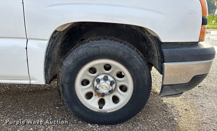 image for item DU1340 2006 Chevrolet Silverado 1500 pickup truck