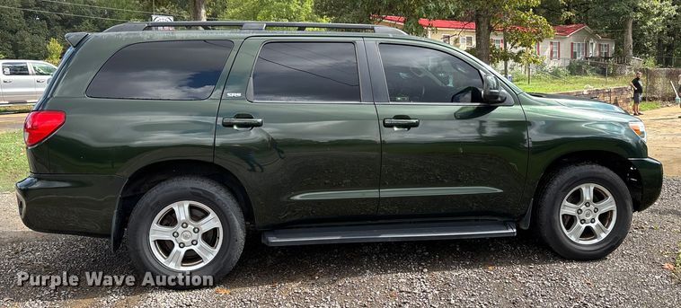 image for item DU1343 2010 Toyota Sequoia SUV