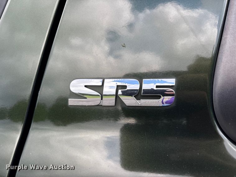 image for item DU1343 2010 Toyota Sequoia SUV