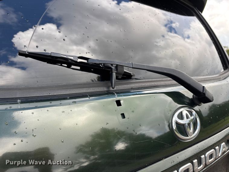 image for item DU1343 2010 Toyota Sequoia SUV