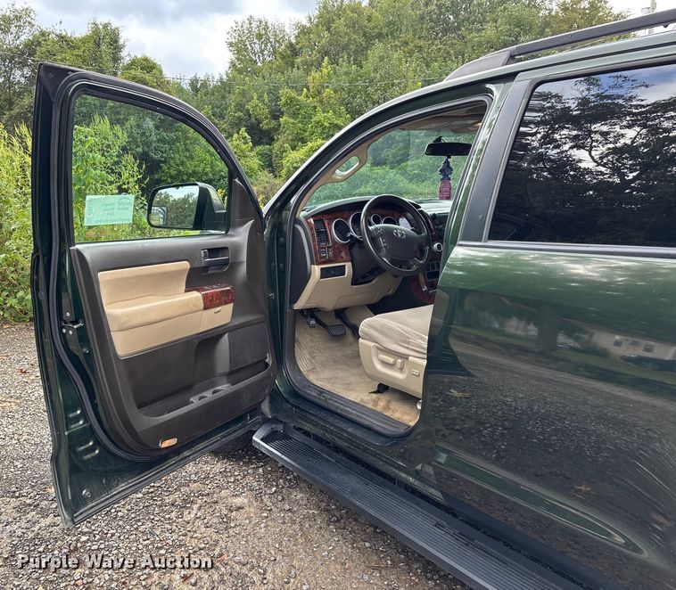 image for item DU1343 2010 Toyota Sequoia SUV