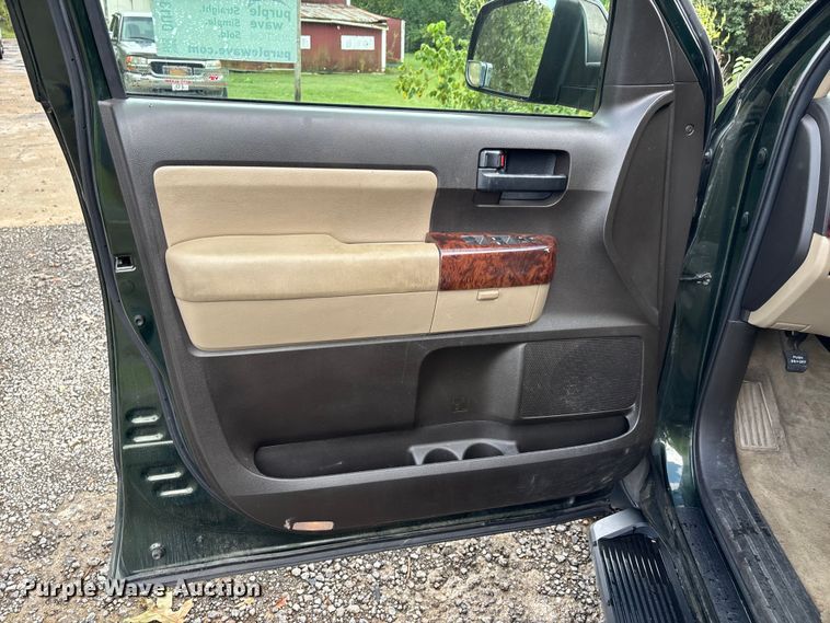 image for item DU1343 2010 Toyota Sequoia SUV