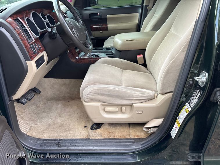 image for item DU1343 2010 Toyota Sequoia SUV