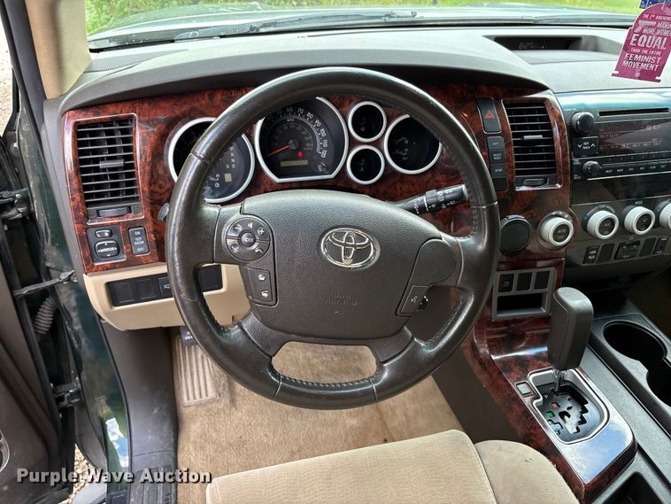 image for item DU1343 2010 Toyota Sequoia SUV