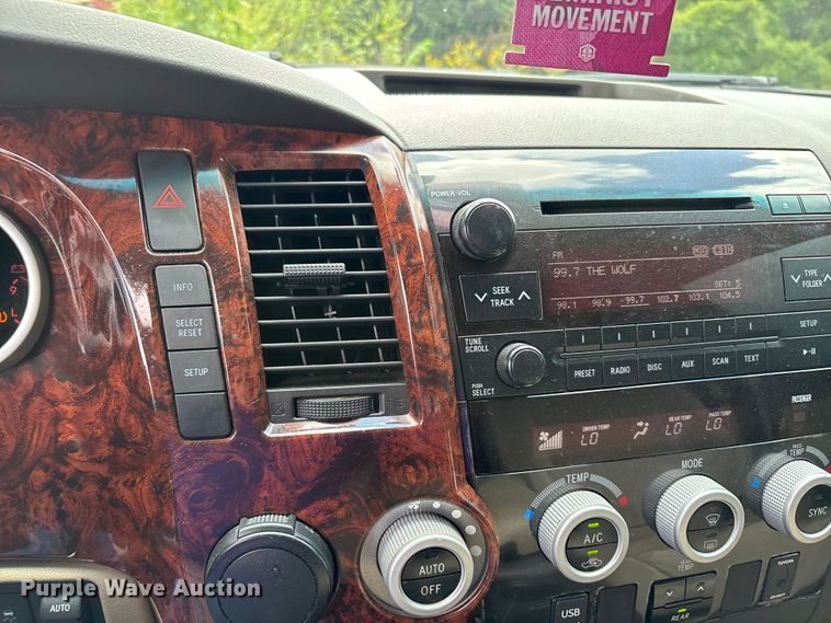 image for item DU1343 2010 Toyota Sequoia SUV