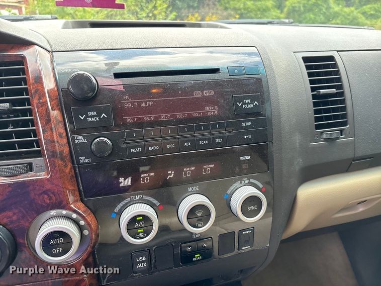 image for item DU1343 2010 Toyota Sequoia SUV