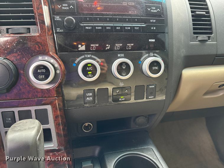 image for item DU1343 2010 Toyota Sequoia SUV