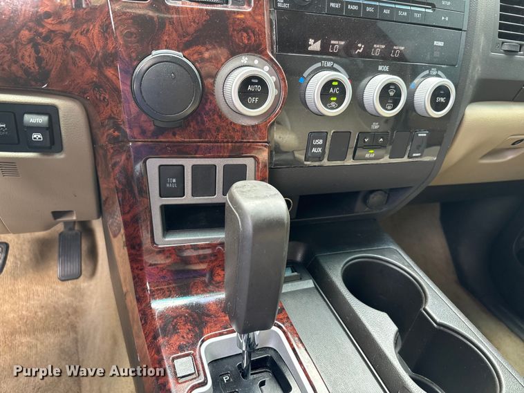 image for item DU1343 2010 Toyota Sequoia SUV