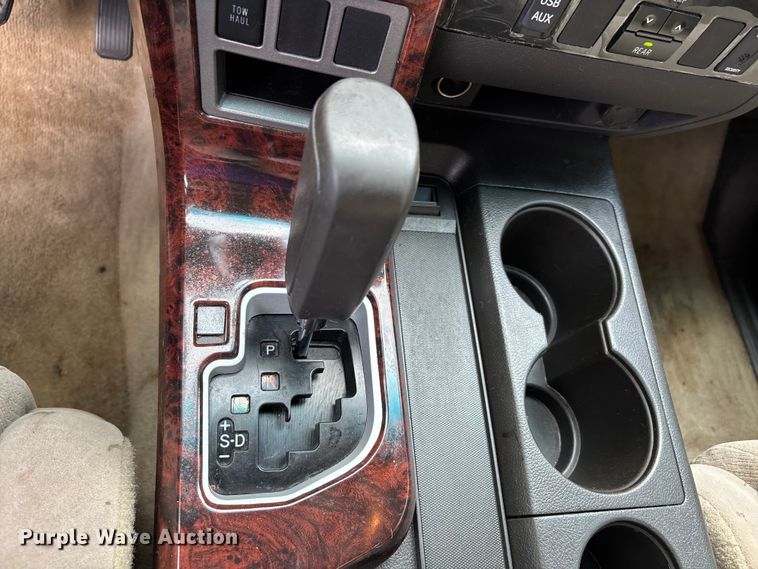 image for item DU1343 2010 Toyota Sequoia SUV