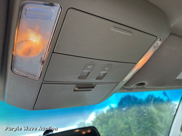 image for item DU1343 2010 Toyota Sequoia SUV