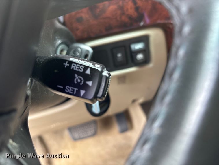 image for item DU1343 2010 Toyota Sequoia SUV