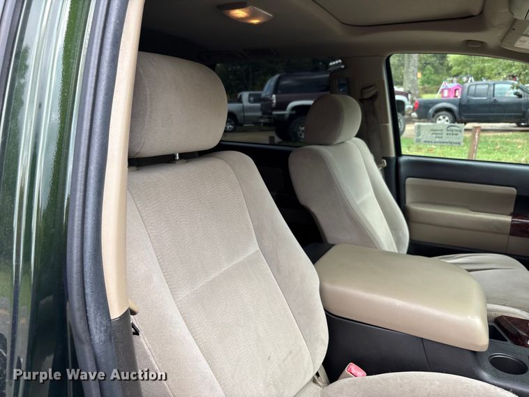 image for item DU1343 2010 Toyota Sequoia SUV