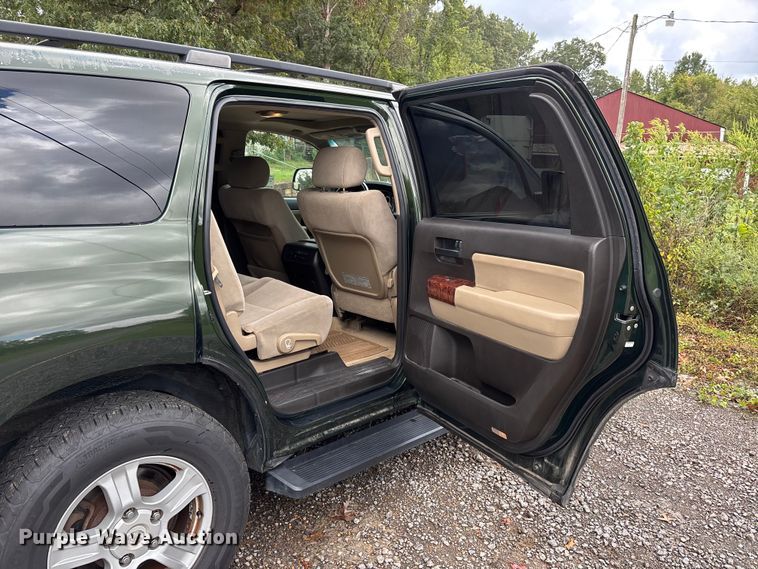 image for item DU1343 2010 Toyota Sequoia SUV