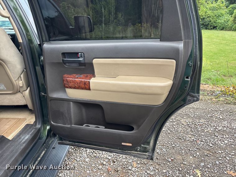 image for item DU1343 2010 Toyota Sequoia SUV