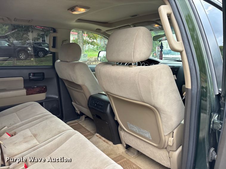 image for item DU1343 2010 Toyota Sequoia SUV