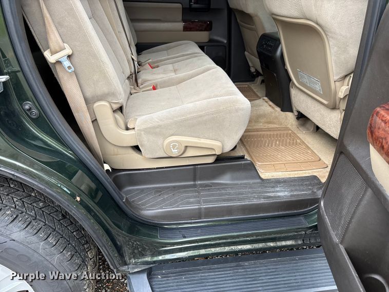 image for item DU1343 2010 Toyota Sequoia SUV