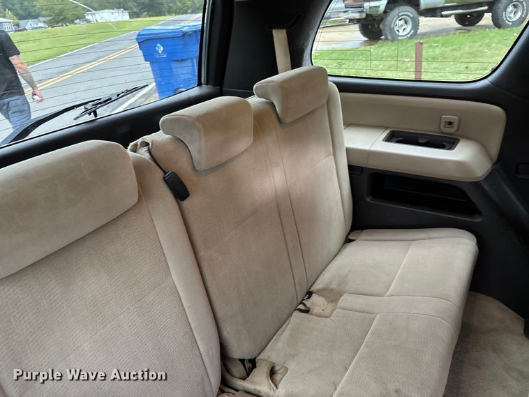 image for item DU1343 2010 Toyota Sequoia SUV