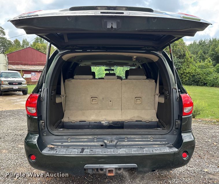 image for item DU1343 2010 Toyota Sequoia SUV