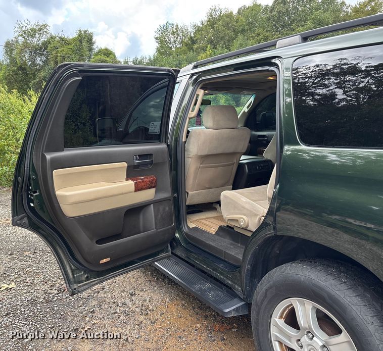 image for item DU1343 2010 Toyota Sequoia SUV